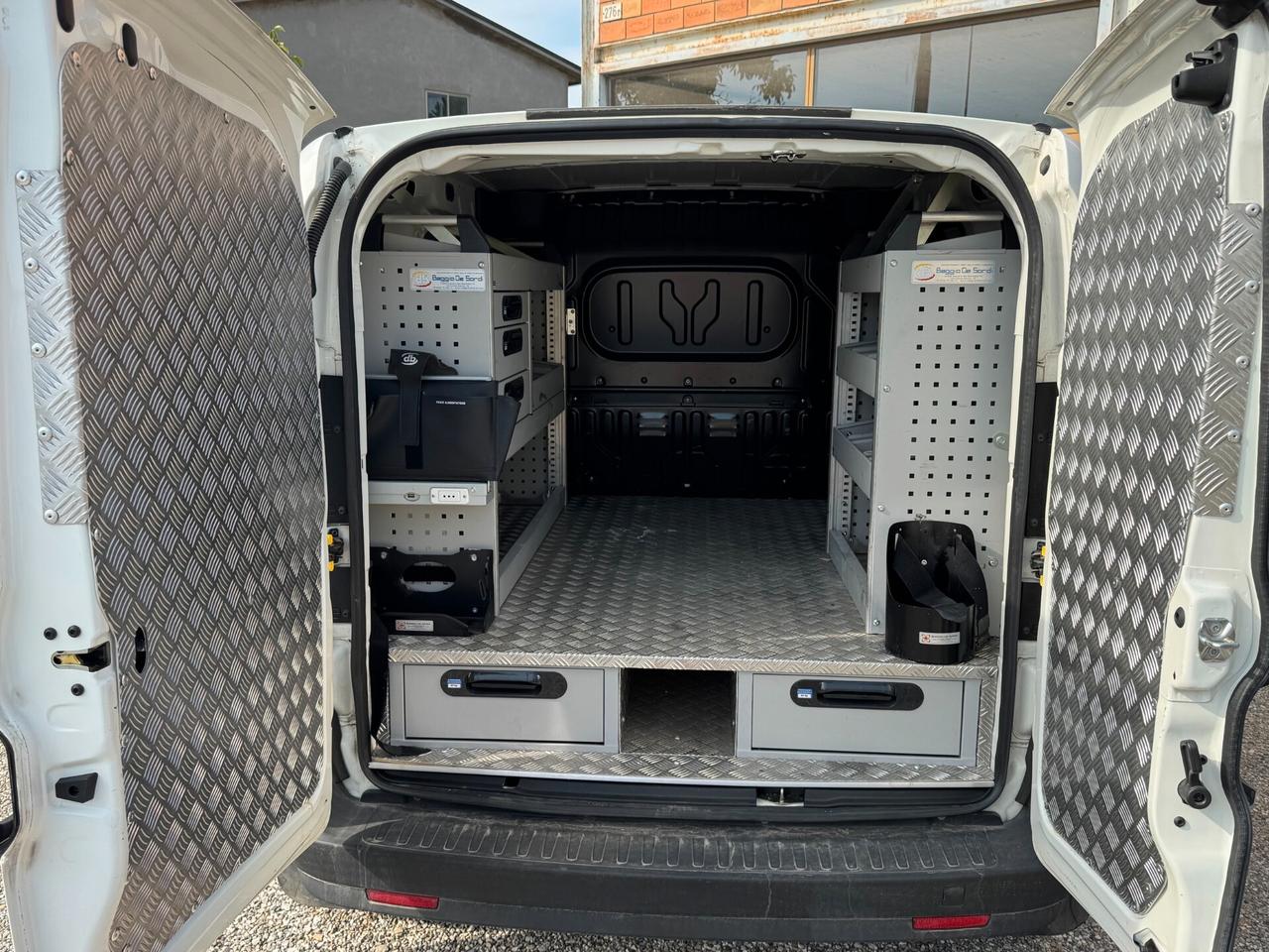 Fiat DOBLO' 1.6 MJT 105CV PC TN SX ALLESTITO