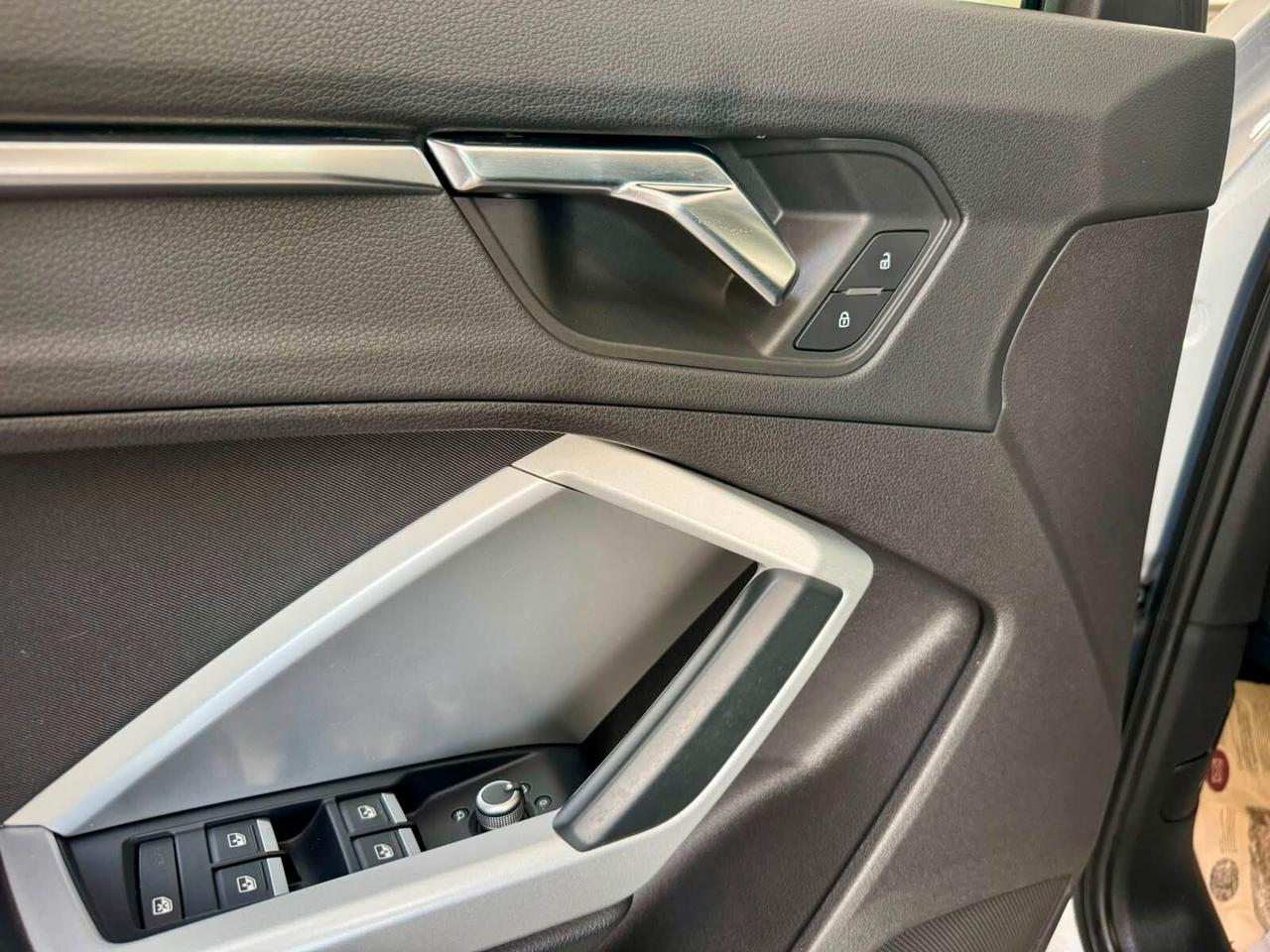 Audi Q3 35 2.0 TDI S tronic Business 2020