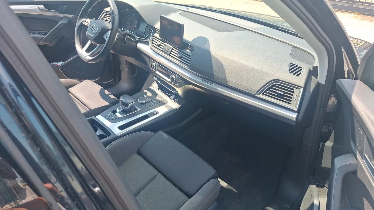 Audi Q5 45 TFSI quattro S tronic Business Sport