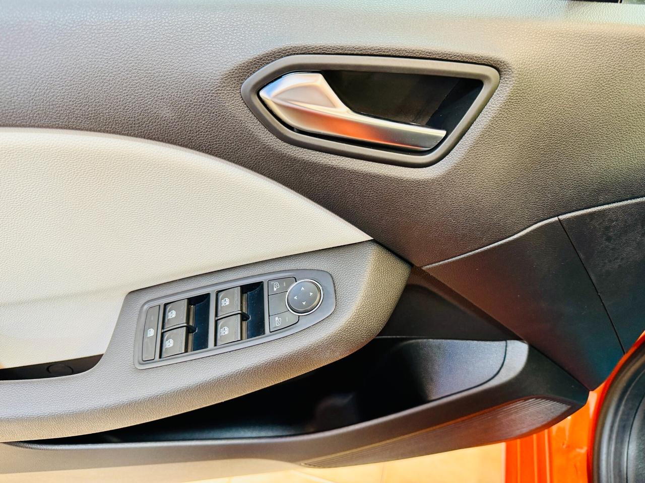 Renault Clio TCe 100 CV GPL Full-LED / Navi / RetroCam.