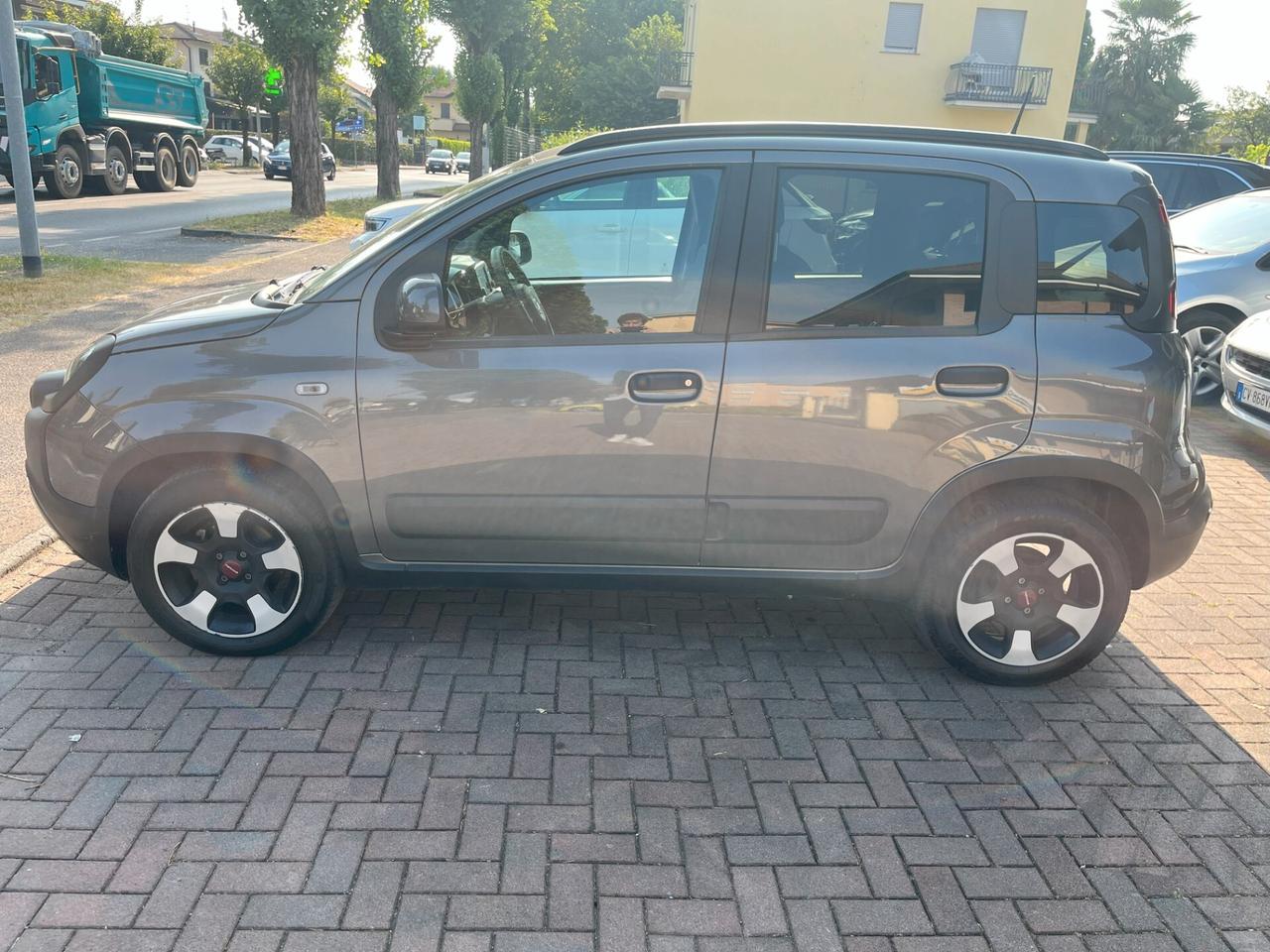 Fiat Panda 1.0 FireFly S&S Hybrid City Cross - Clima automatico - Fedinebbia - Touch screen
