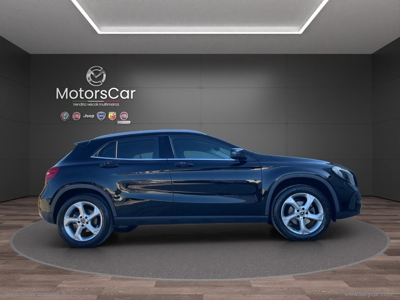MERCEDES-BENZ GLA 200 Sport