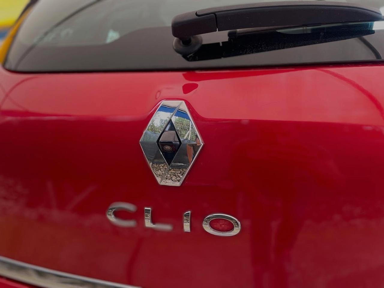Renault Clio TCe 12V 75 CV 5 porte Moschino Zen