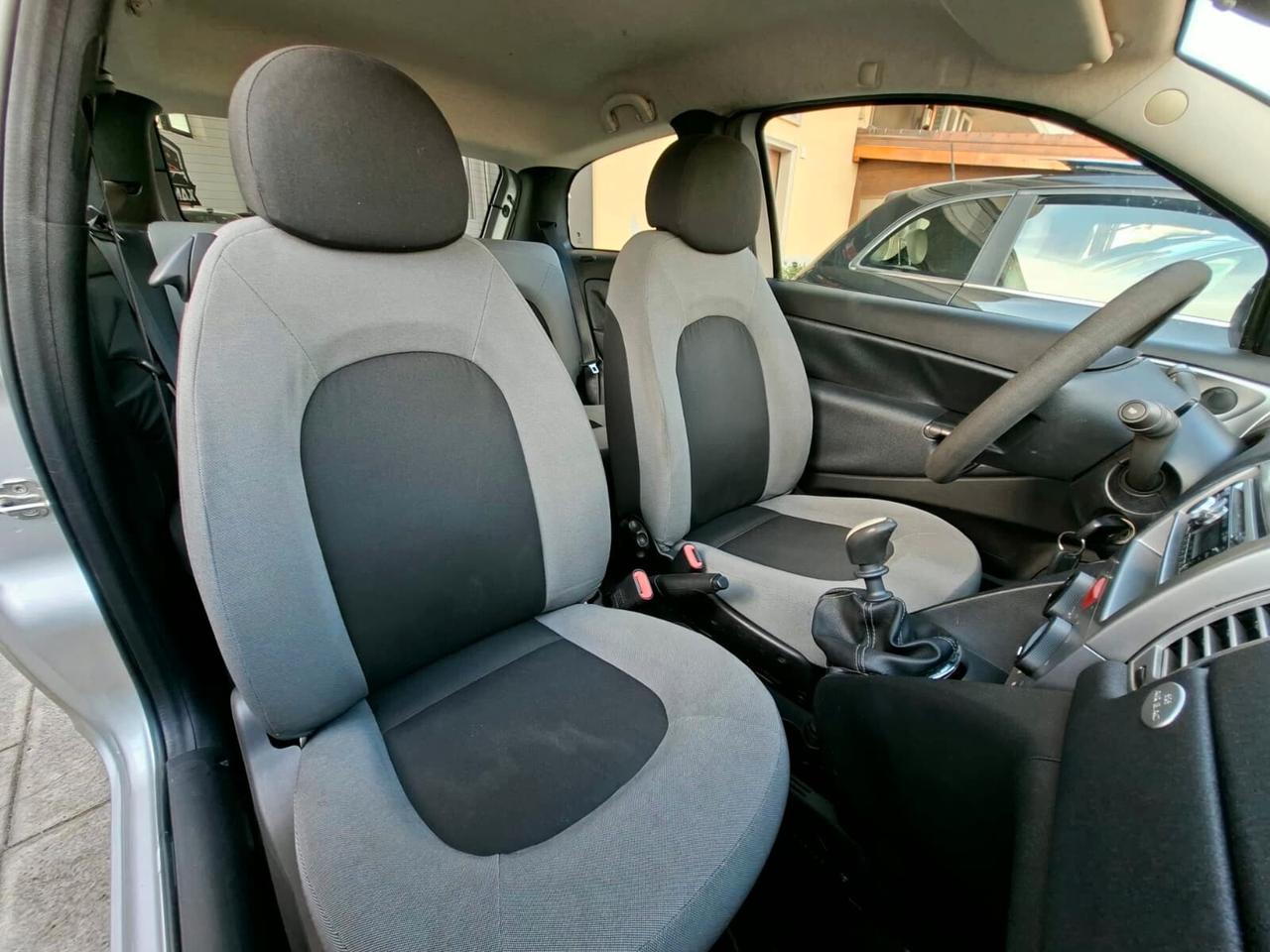 Lancia Ypsilon 1.4 60cv Oro 2010