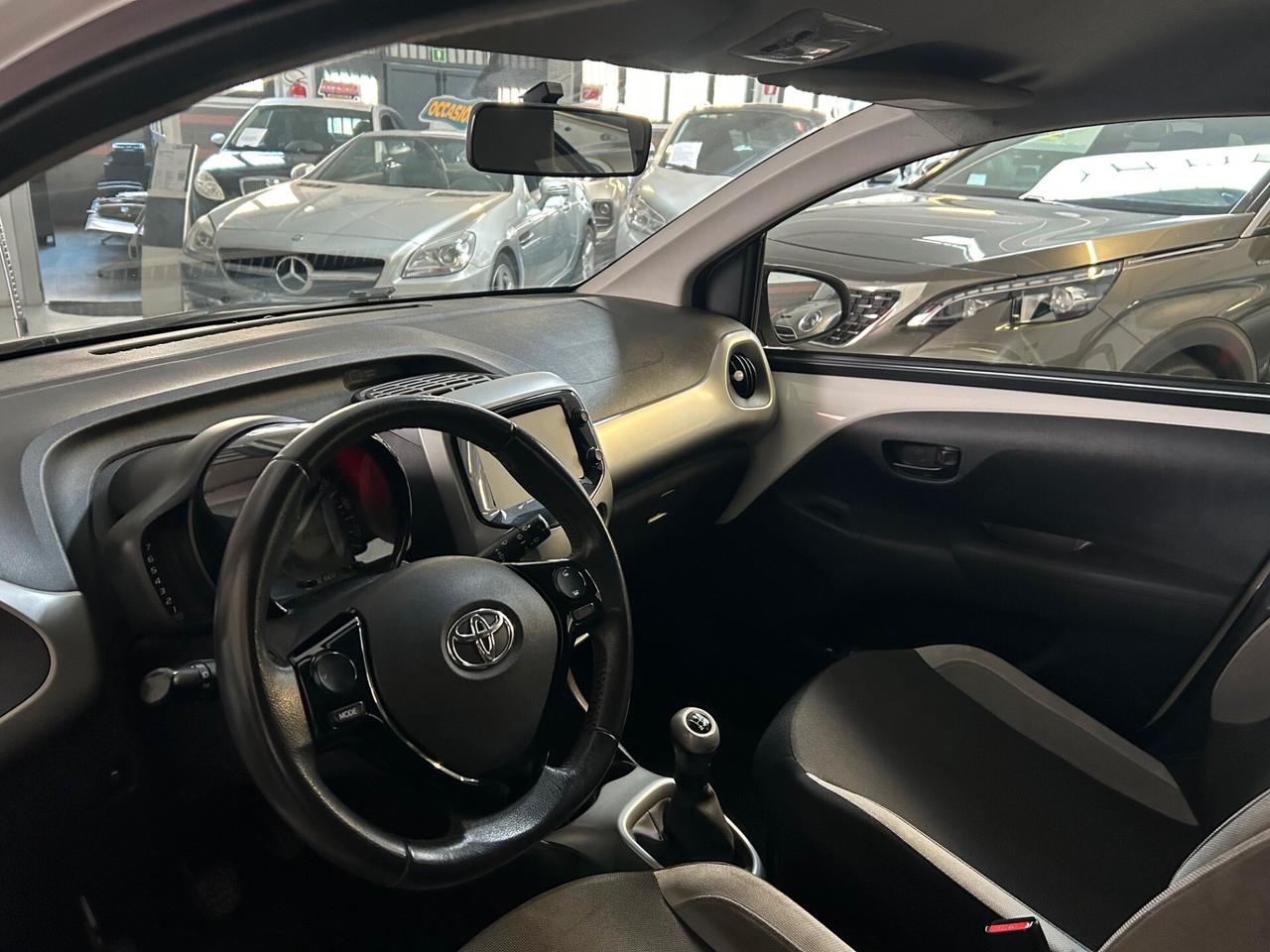 Toyota Aygo 1.0 VVT-i 69 CV 5 porte x-cool