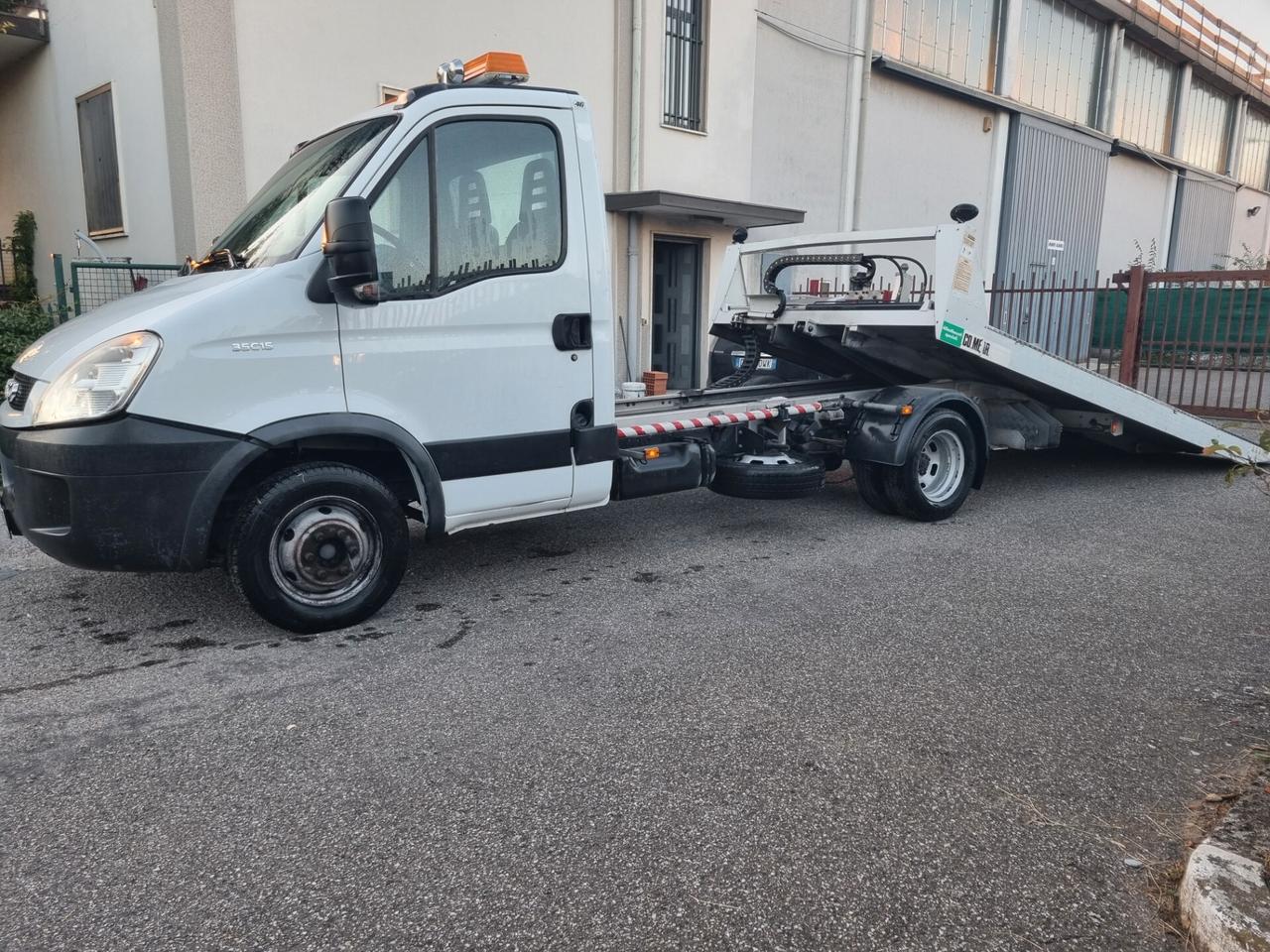 Iveco daily carroattrezzi