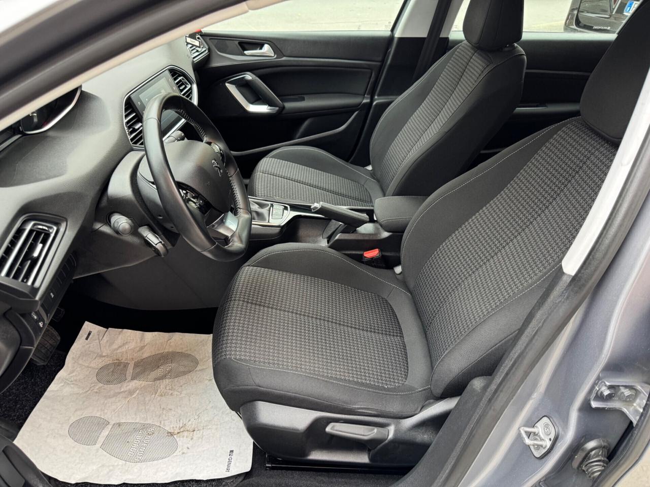 PEUGEOUT 308 1.6 HDI AUTOMATICO 120CV