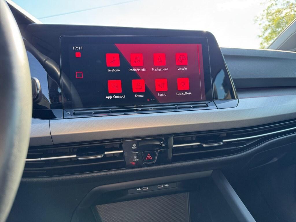 Volkswagen Golf VIII 2020 1.0 eTSI 110CV DSG Life (MHEV)