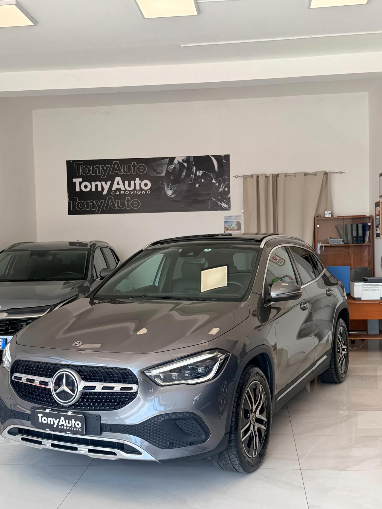 Mercedes-benz GLA 200 d Premium auto AMG TETTO APRIBILE,LUCI SOFFUSE,TELECAMERA,APPLE CARPLAY,SEDILI RISCALDABILI,VIRTUAL