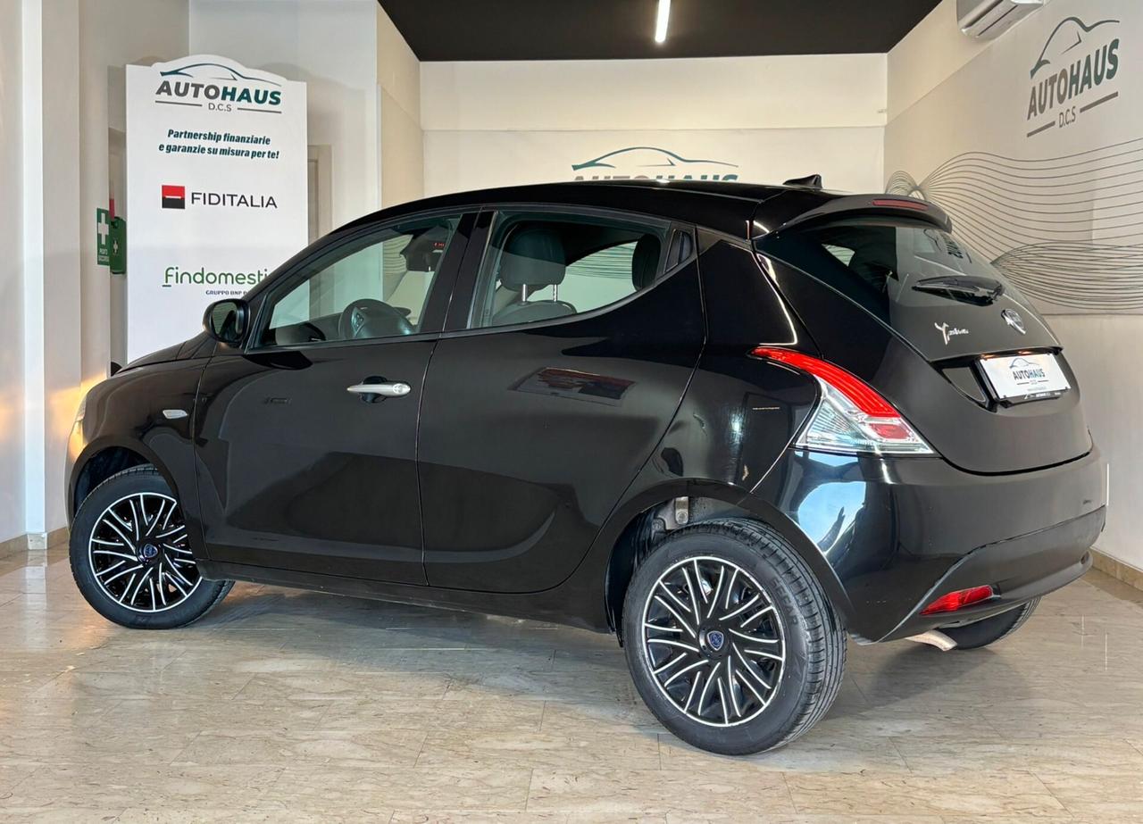 Lancia Ypsilon 1.0 Ibrido/Benzina 5 porte