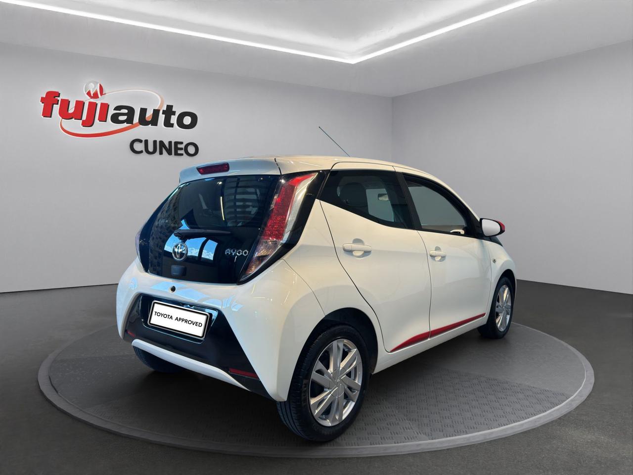 Toyota Aygo 5p 1.0 x-play my15