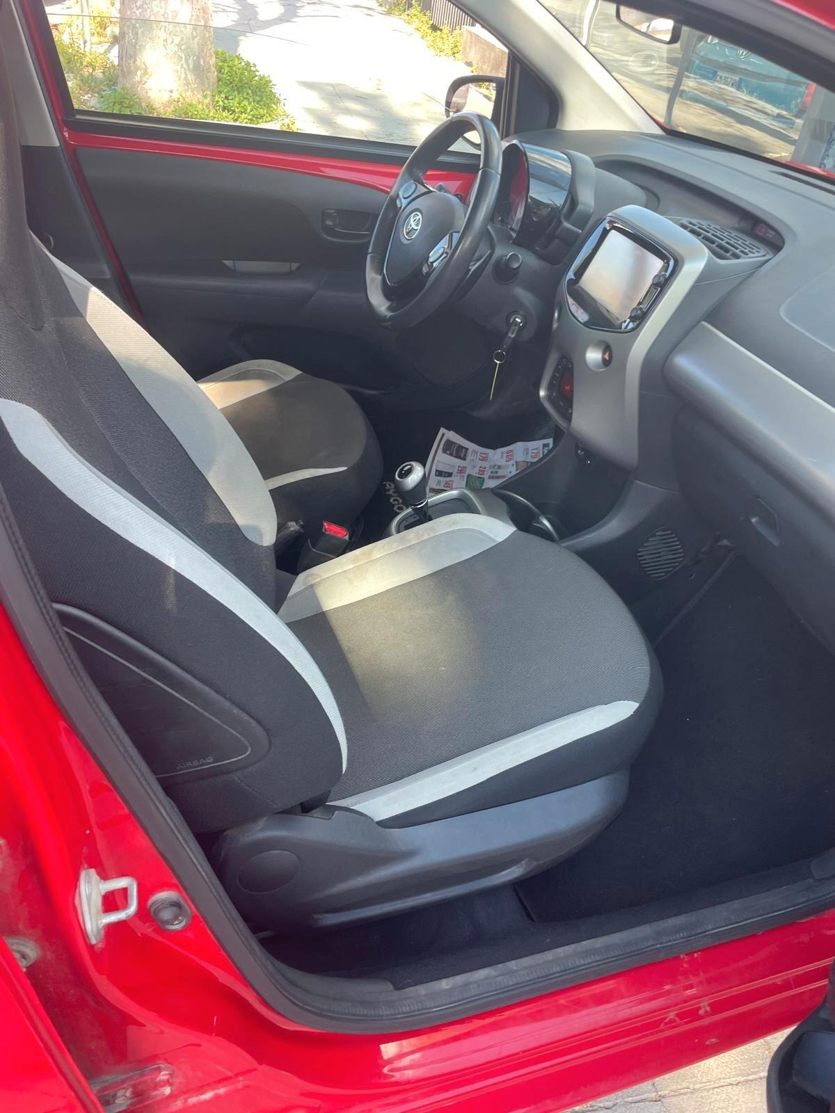 Toyota Aygo 1.0 VVT-i 69 CV 5 porte x-play