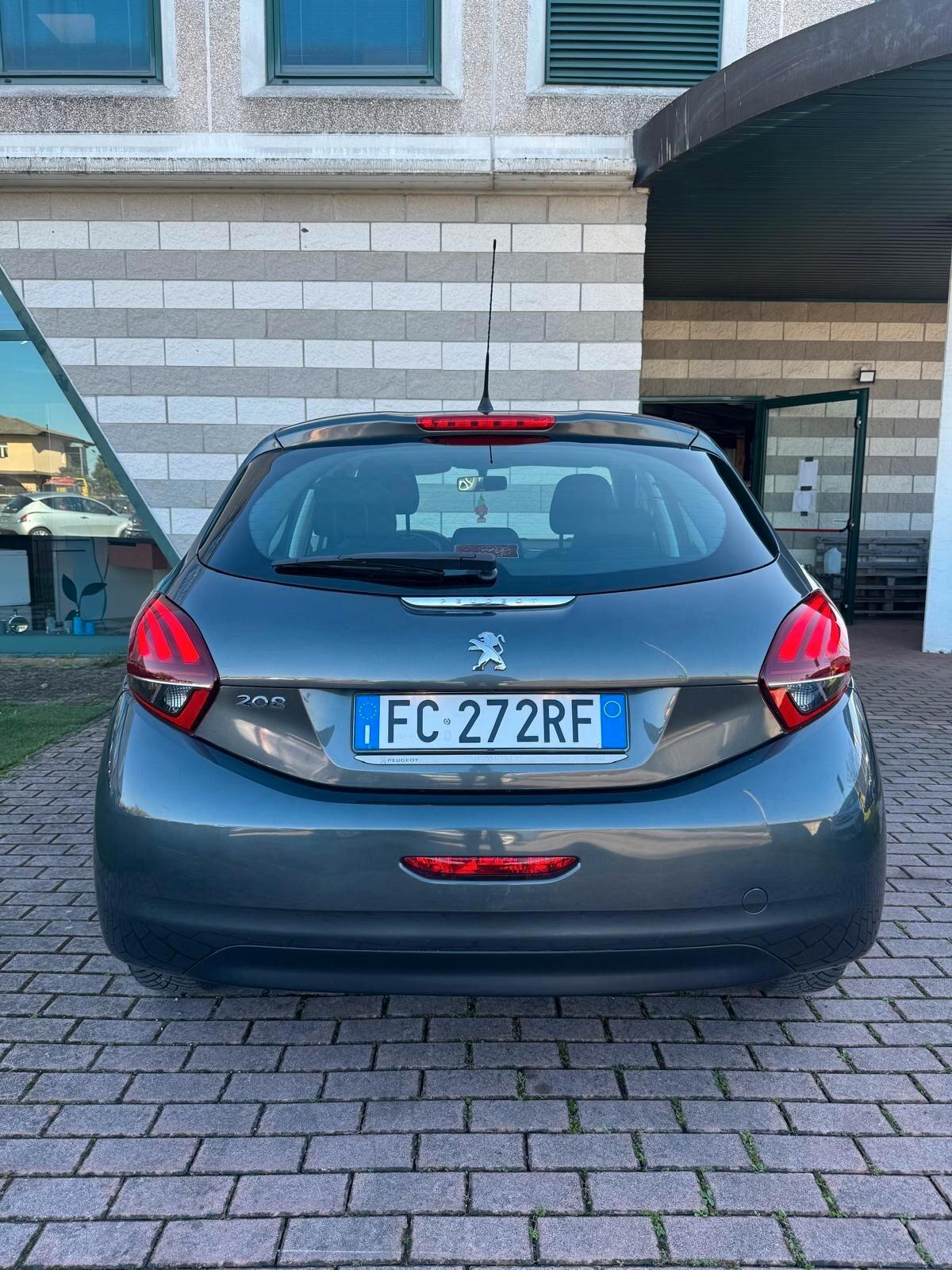 Peugeot 208 PureTech 82 5 porte Allure