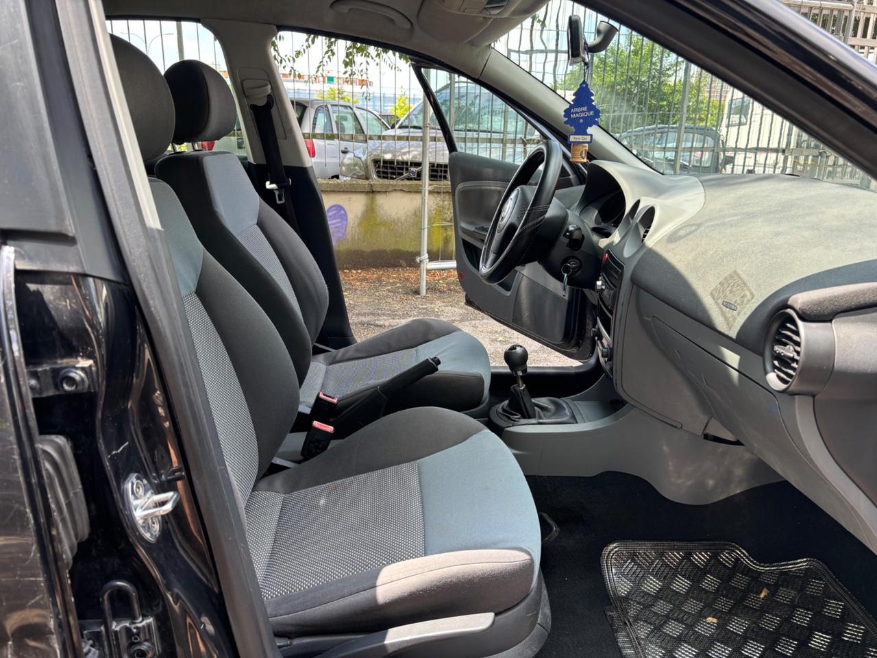Seat Ibiza 1.4 16V 5p. Reference