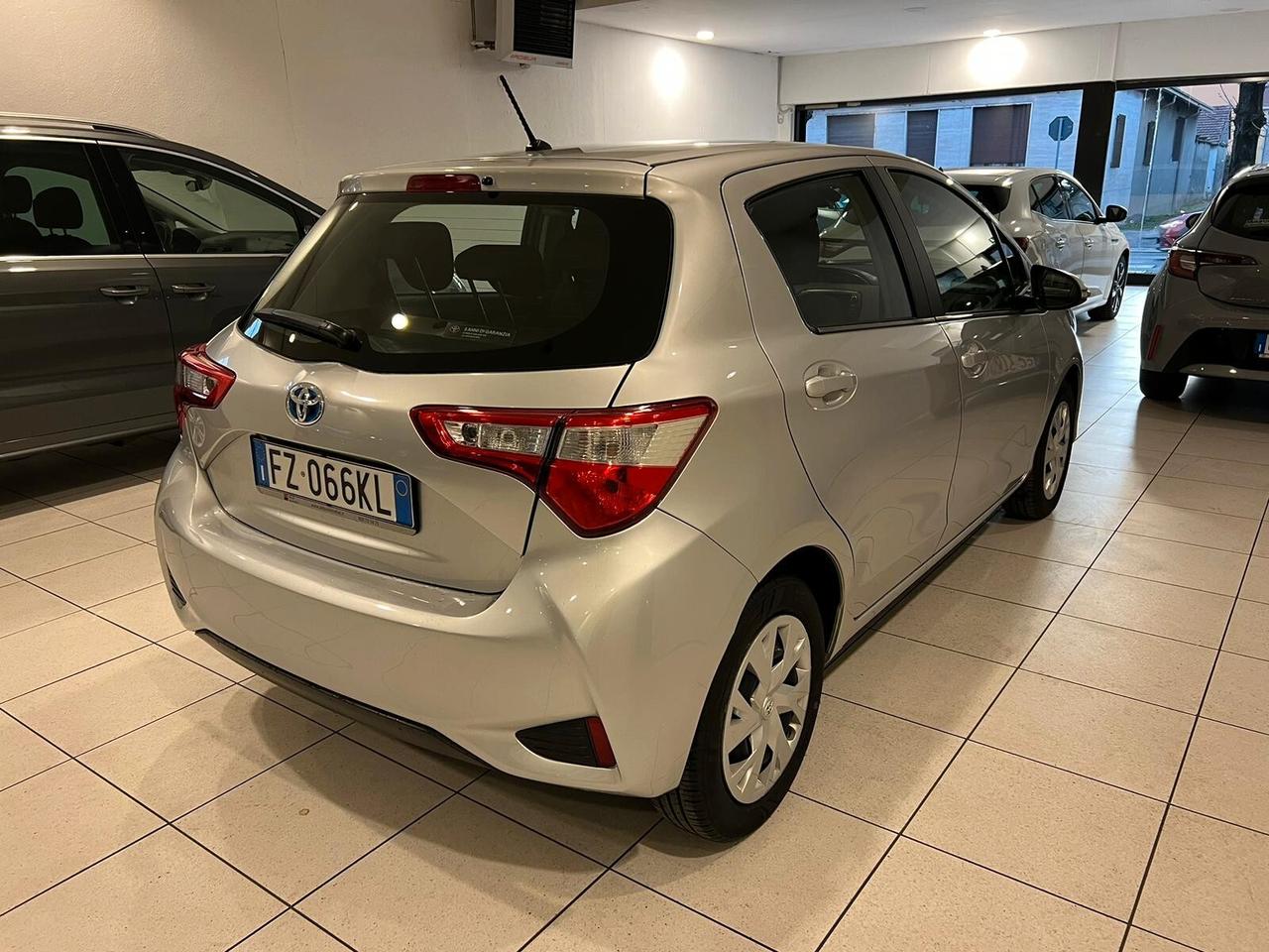 Toyota Yaris 1.5 Hybrid 5 porte Business - 2019