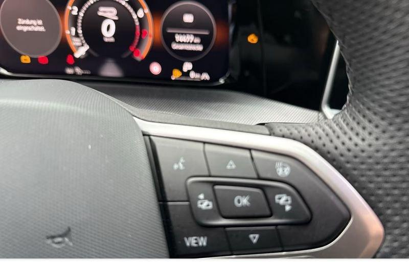 Volkswagen Golf 1.5 TSI ACT 110kW R-LINE CAMERA LED NAVI