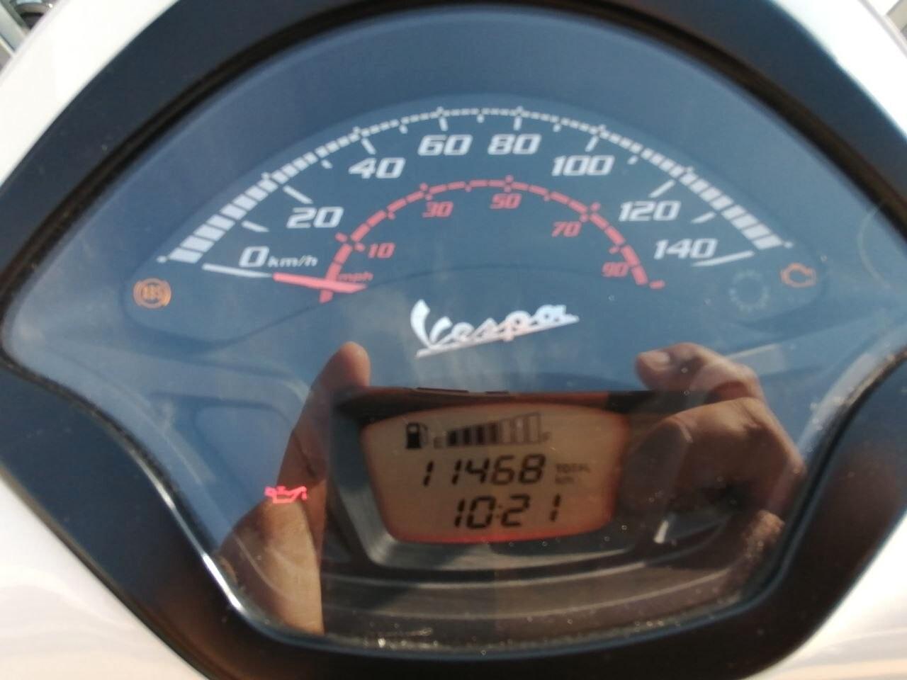 Piaggio Vespa 300 GTS hpe SUPER RACING SIXTIES