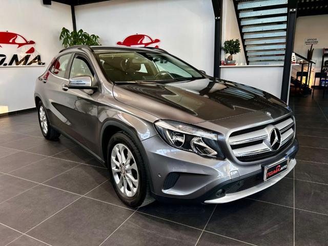 MERCEDES-BENZ GLA 180 CDI Premium