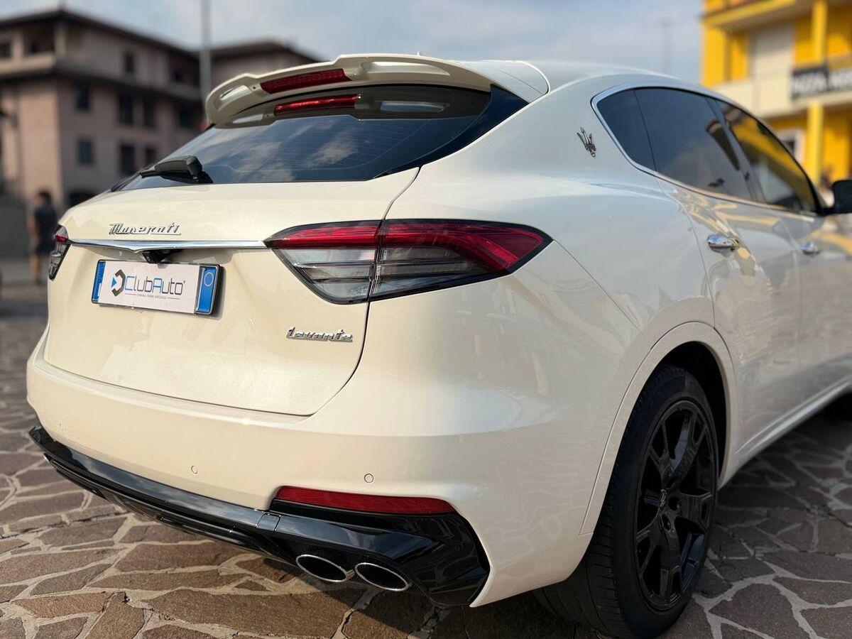 Maserati Levante 3.0 V6 Modena 350cv auto