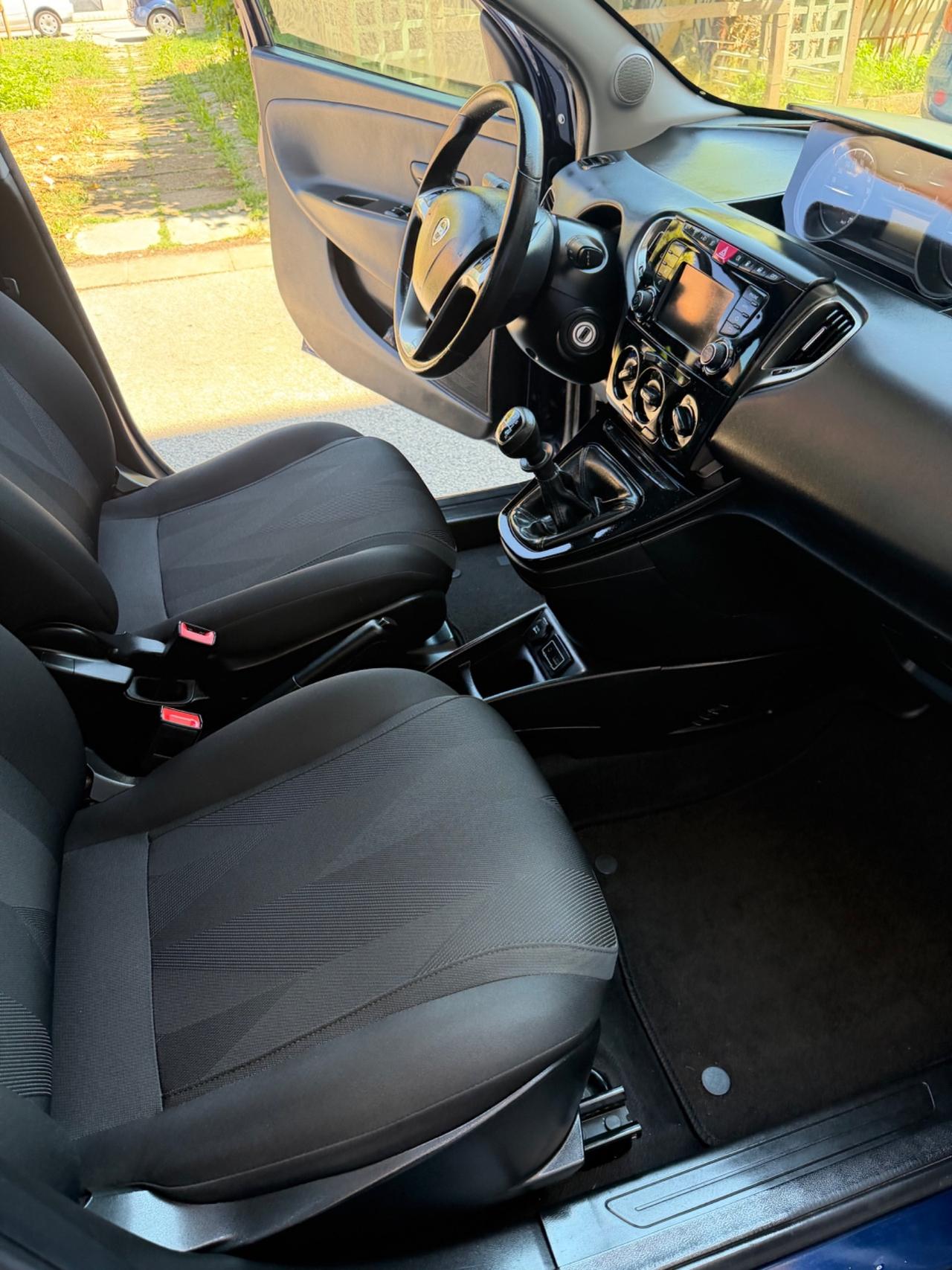 Lancia Ypsilon 1.2 69 CV 5 porte GPL Ecochic Elefantino Blu