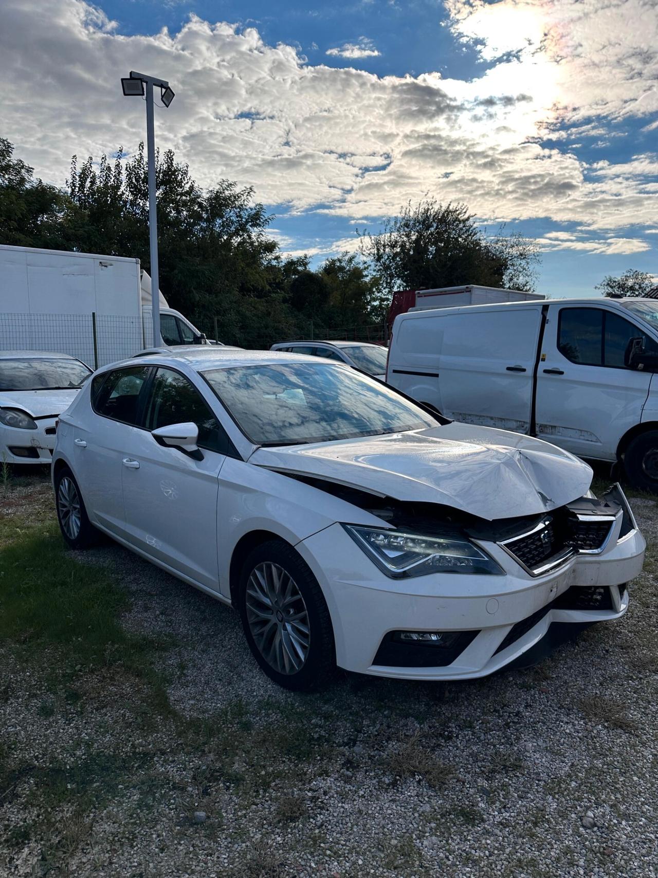 Seat Leon 1.5 TGI DSG 5p. Business INCIDENTATA