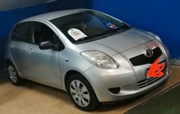 Toyota Yaris 1.0 5 porte