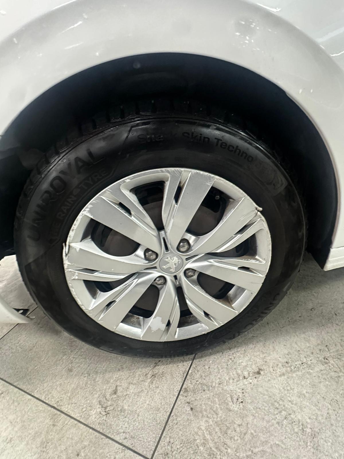 Peugeot 208 1.2 VTi 82 CV Gpl 3P. Allure Ok Neopatentati