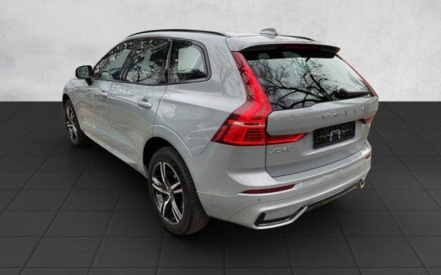 VOLVO XC60 B4 (d) AWD automatico Plus Dark