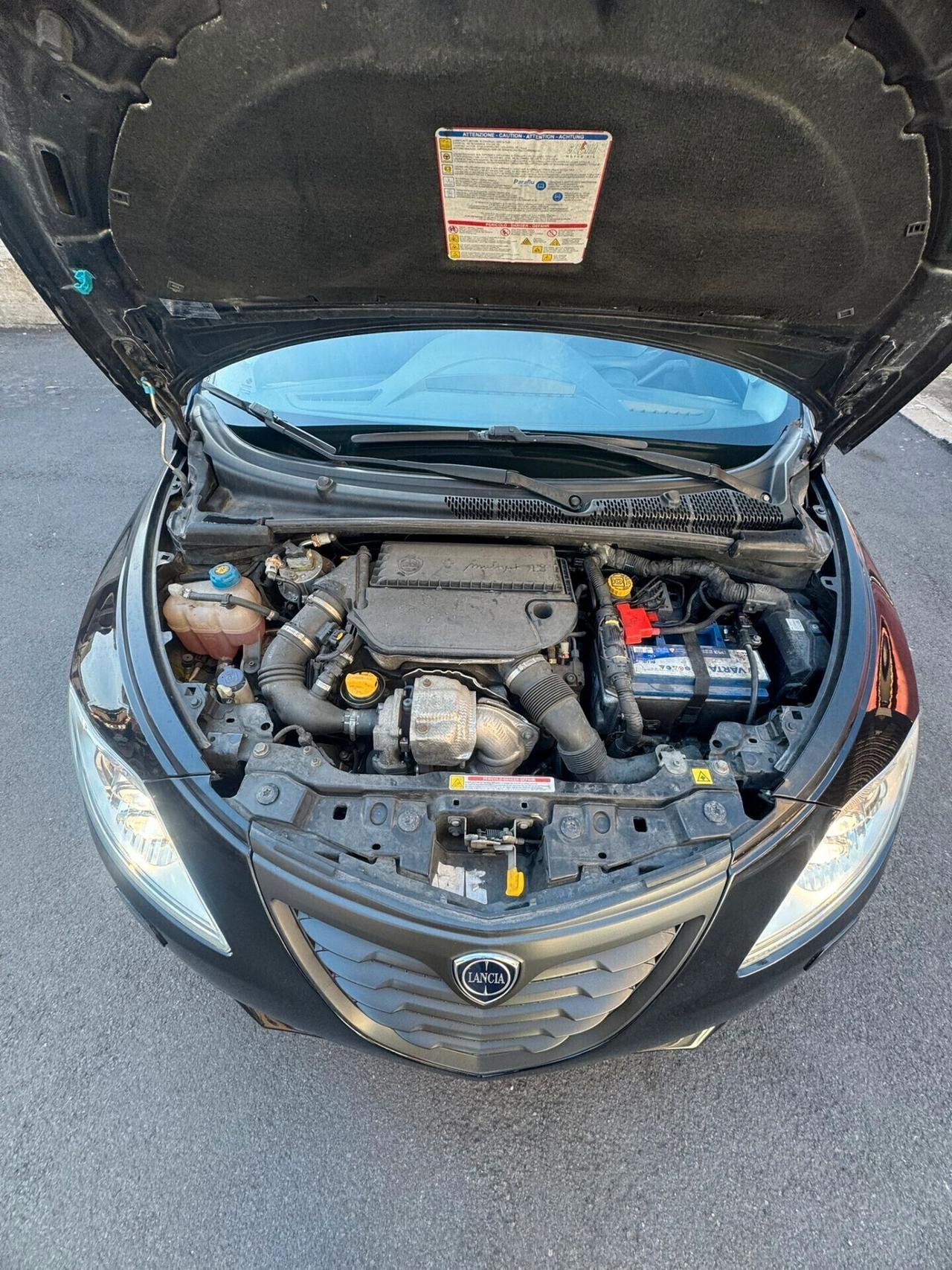 Lancia Ypsilon 1.3 MJT 16V 95 CV 5 porte S&S S Momodesign