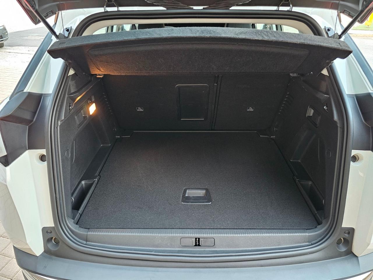 Peugeot 3008 BlueHDi 130 S&S EAT8 Business