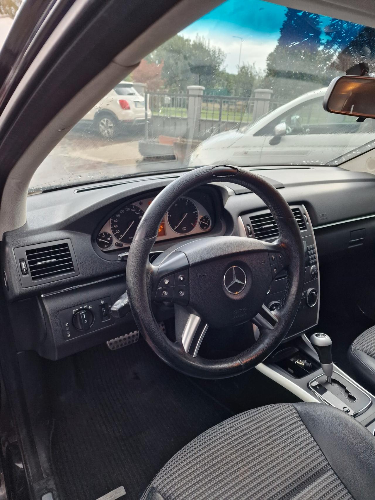 Mercedes-benz B 200 CDI PER NEOPATENTATI E CAMBIO AUTOMATICO