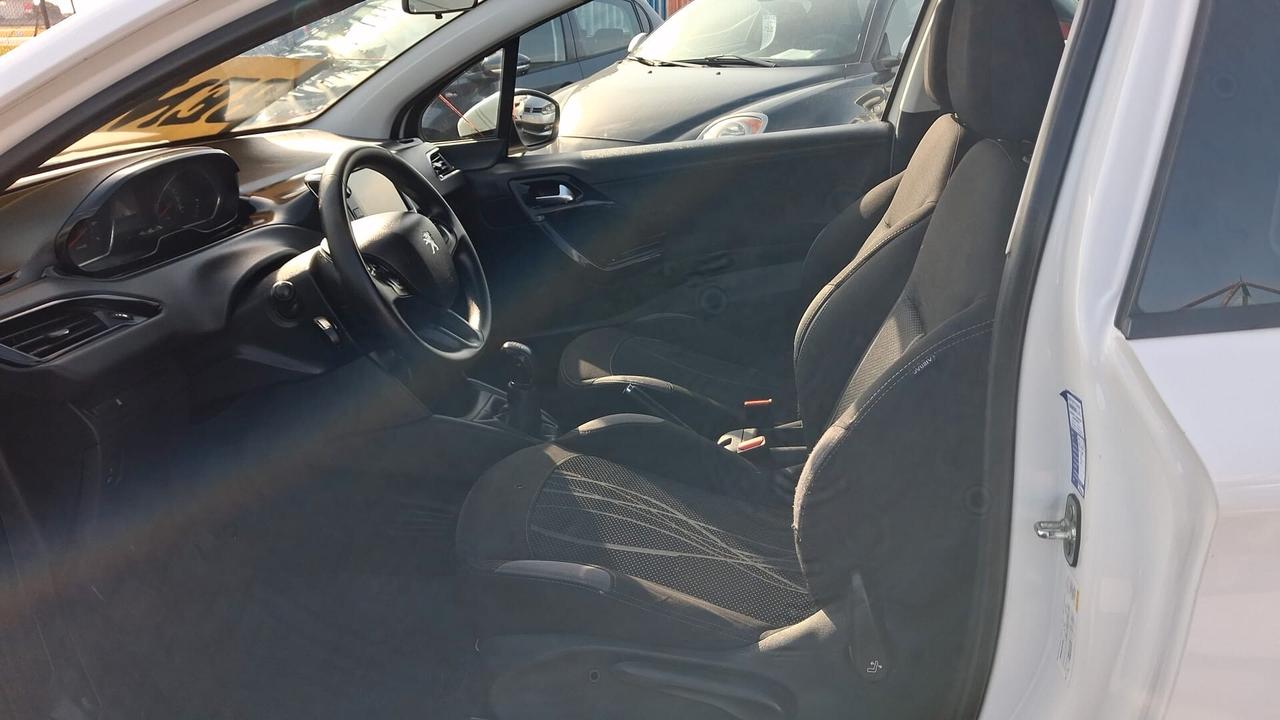 Peugeot 208 1.2 benzina
