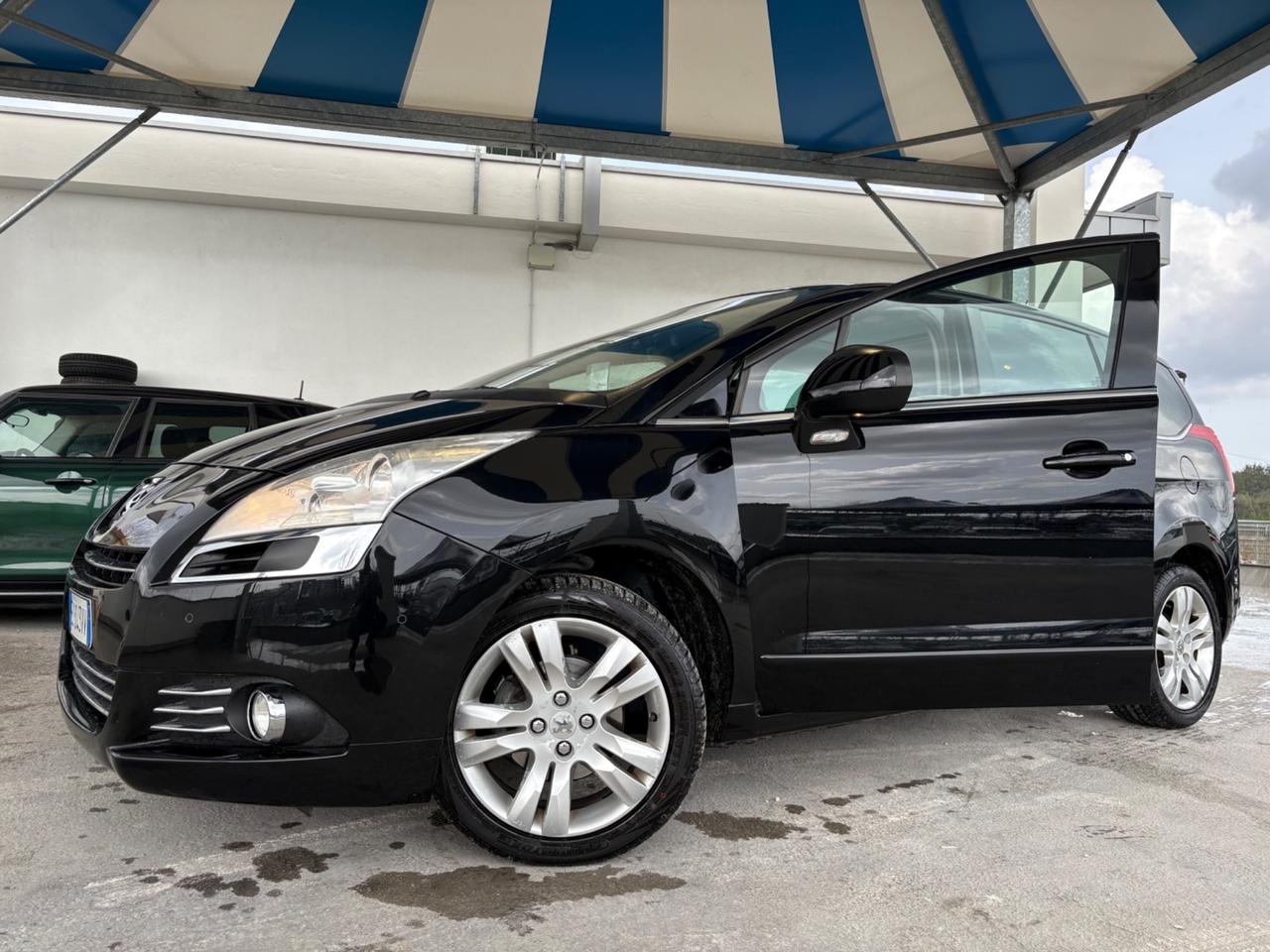 Peugeot 5008 1.6 HDi 110CV Féline