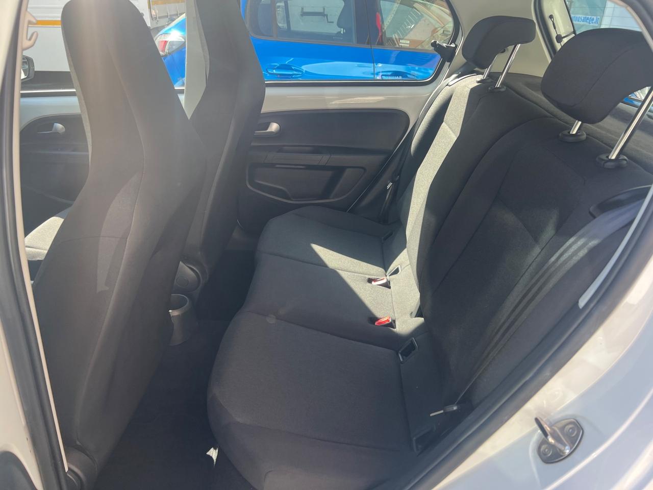 Volkswagen up! 1.0 5p. EVO beats BlueMotion Technology