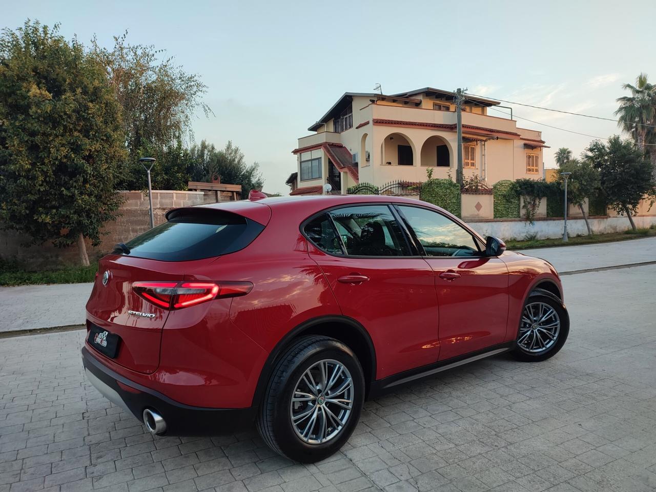 Alfa Romeo Stelvio 2.2 Turbodiesel 160 CV AT8 RWD Business