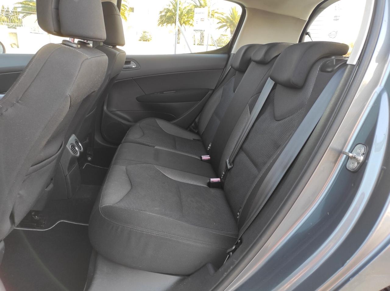 Peugeot 308 1.6 HDi - 90cv NEOPATENTATI