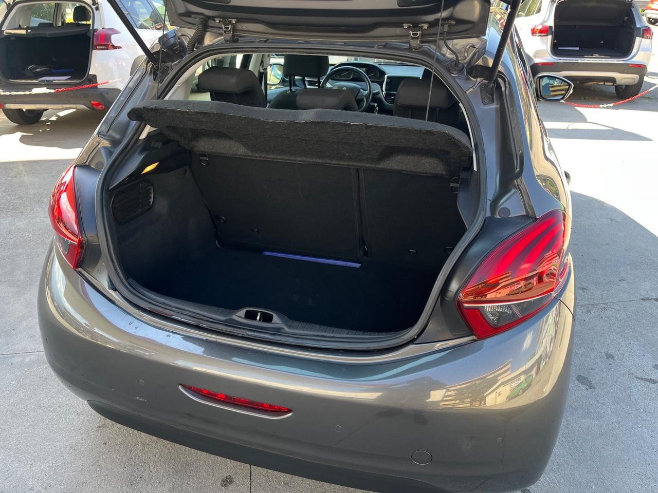 PEUGEOT 208 - NEOPATENTATI