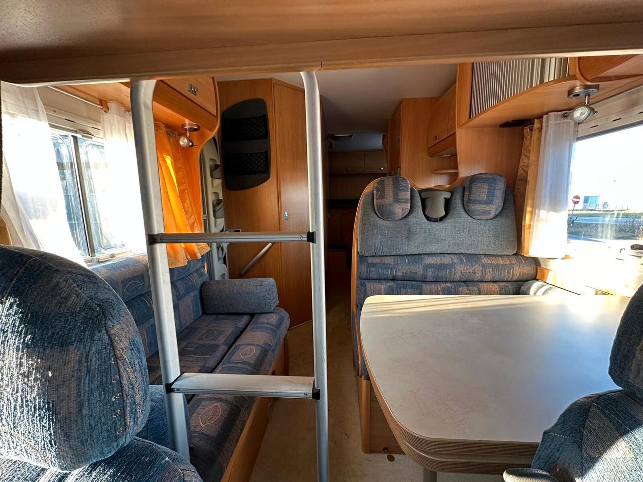 Ford TRANSIT mansardato