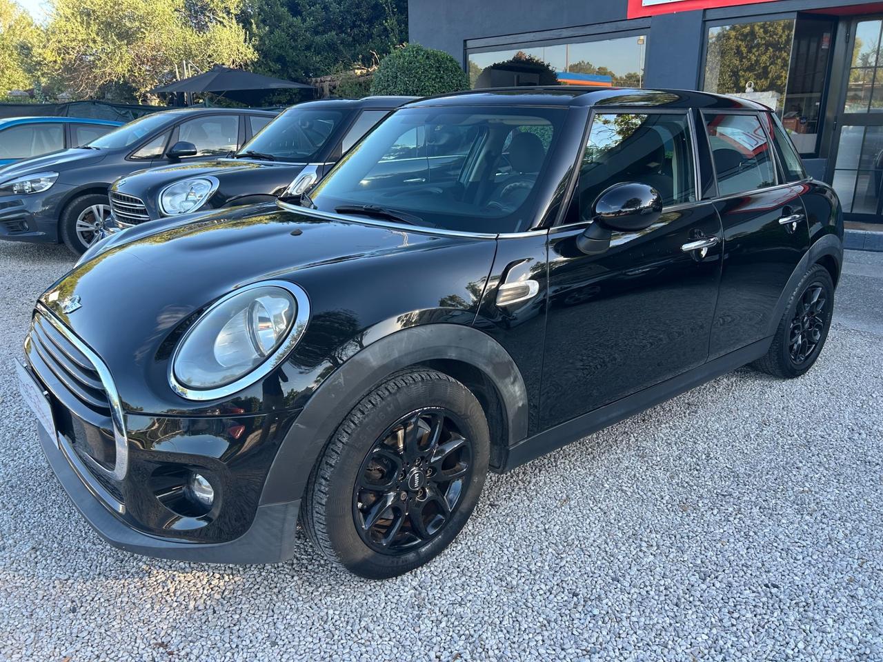 Mini 1.5 Cooper D Business 5P NEOPATENTATI AUTO