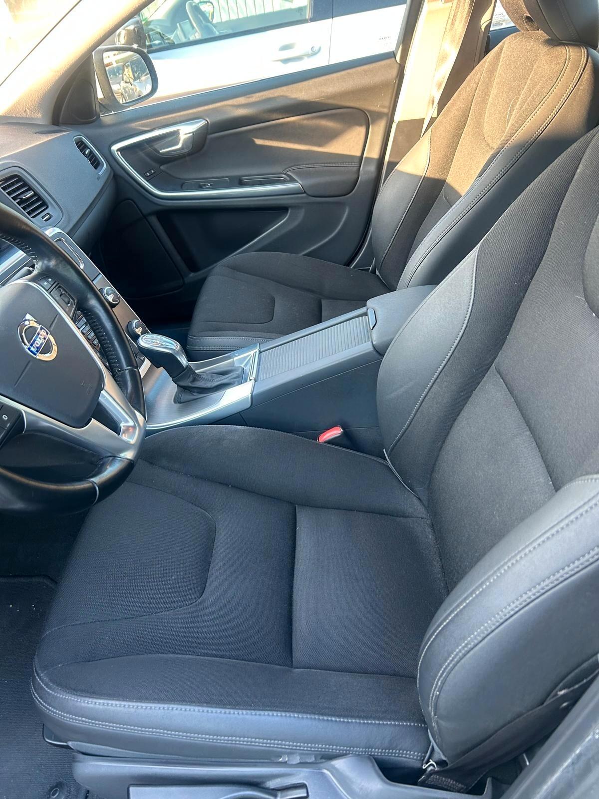 Volvo V60 D4 Geartronic Momentum automatica