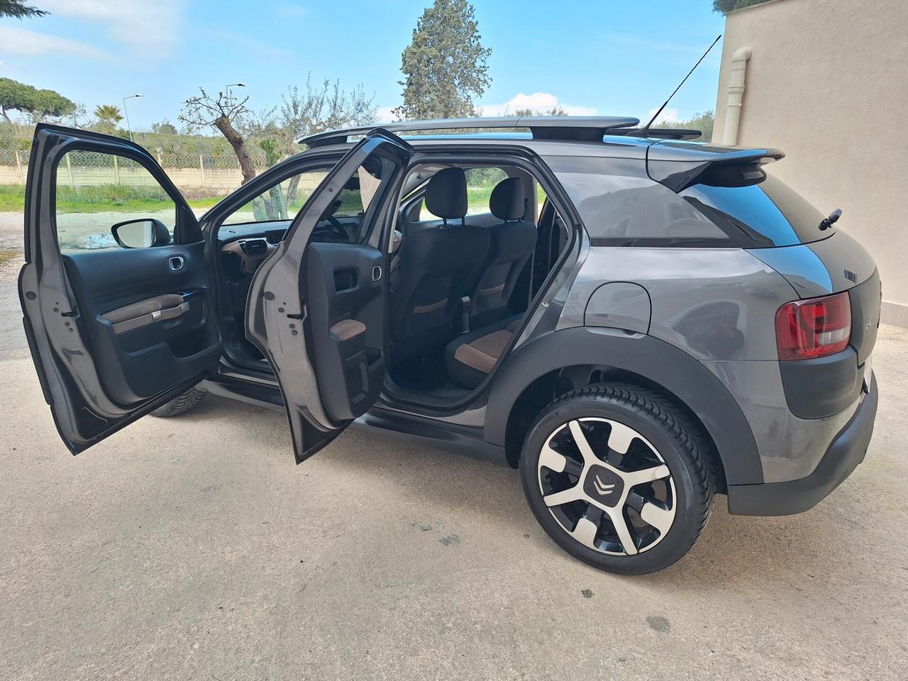 Citroen C4 Cactus 1.6 HDi 100 Shine NAVI 2017