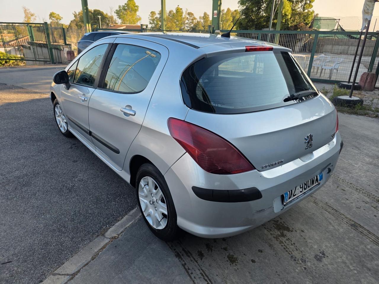 Peugeot 308 16hdi euro 5. 2010