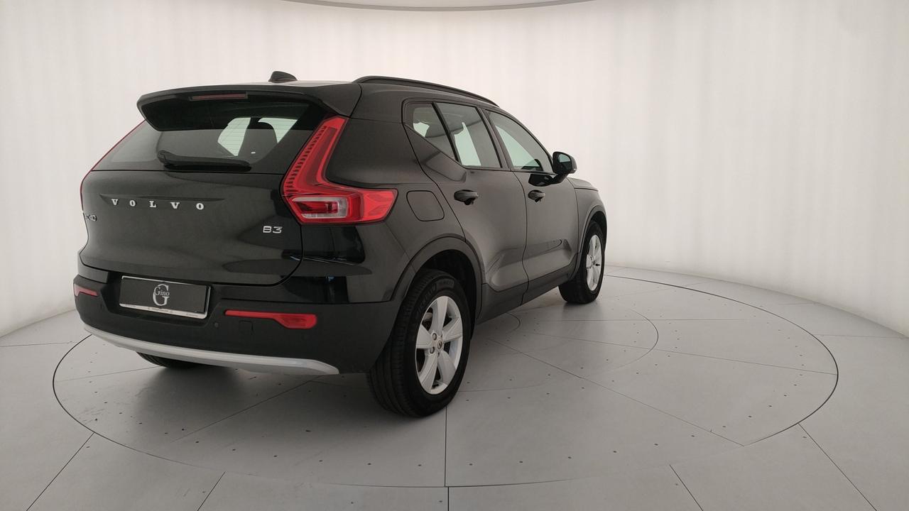 VOLVO XC40 2.0 b3 Essential auto