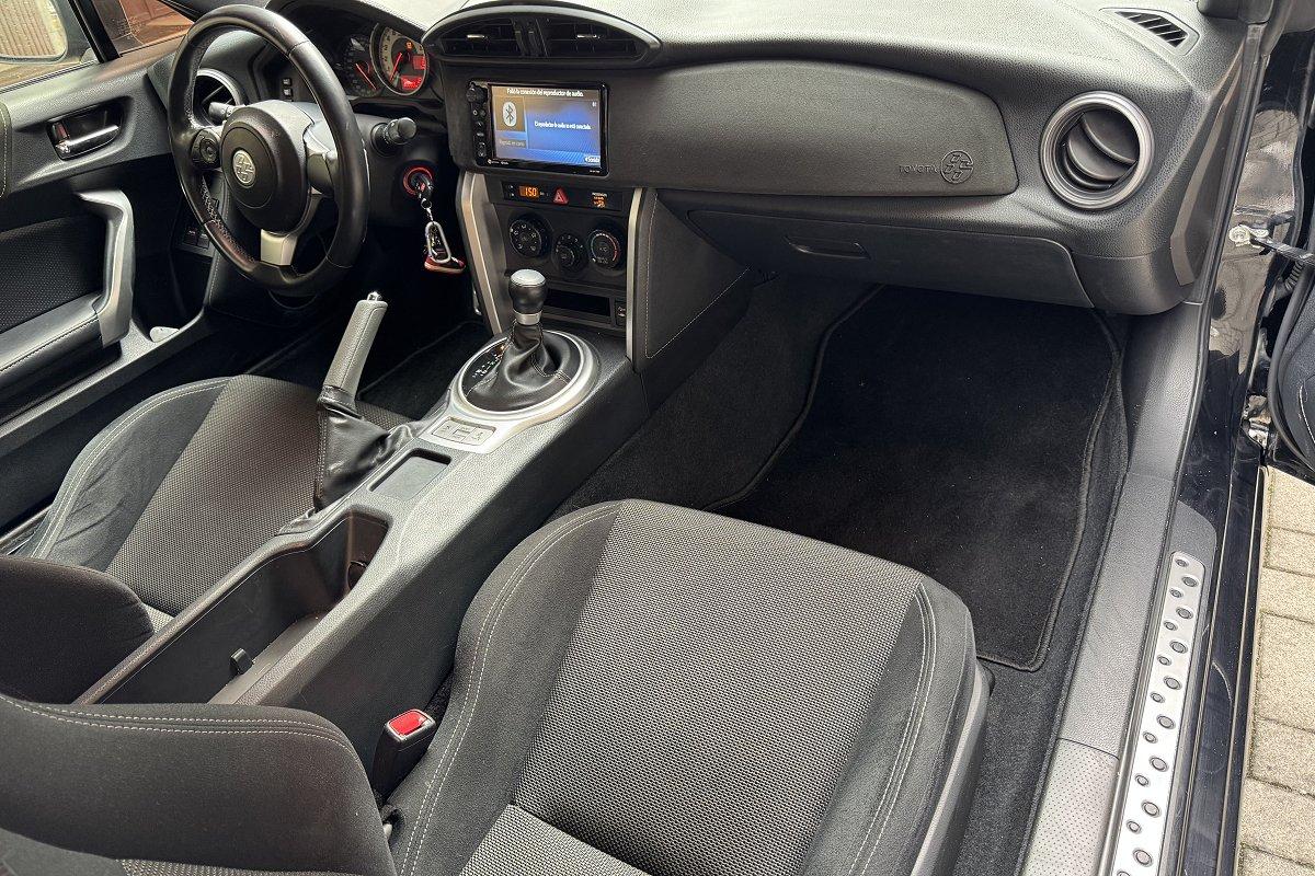 TOYOTA GT86 2.0 AT Rock&Road