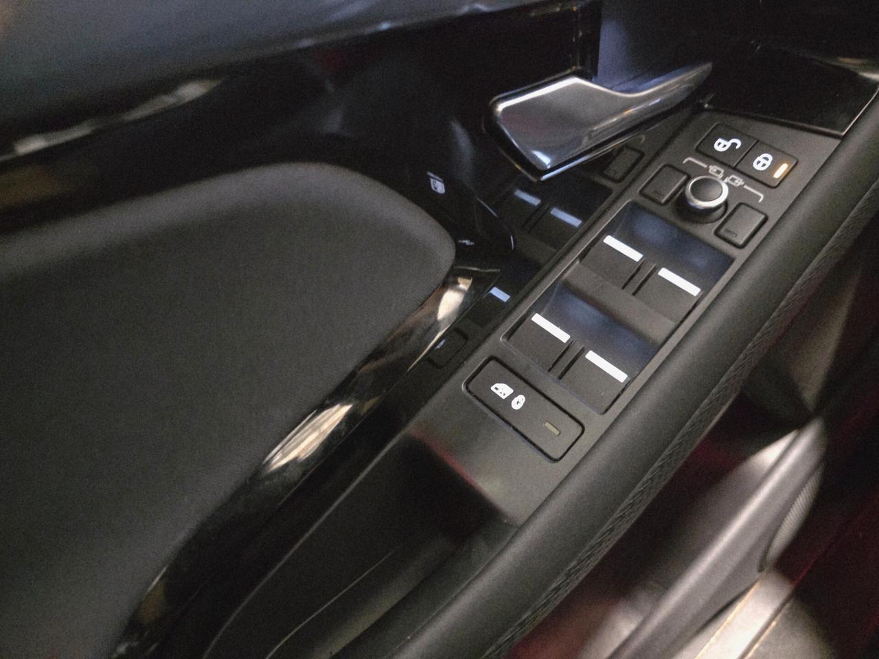 Land Rover Range Evoque 2.0D I4-L.Flw 150CV AWD Aut R-Dynamic HSE