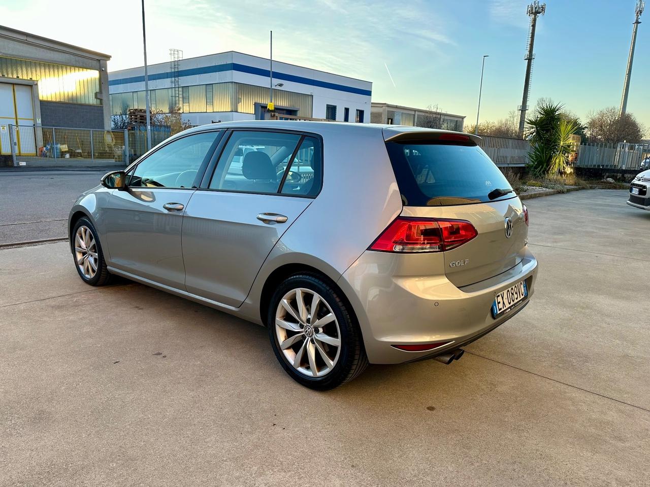 Volkswagen Golf 2.0 TDI DSG 5p. Highline BlueMotion Technology