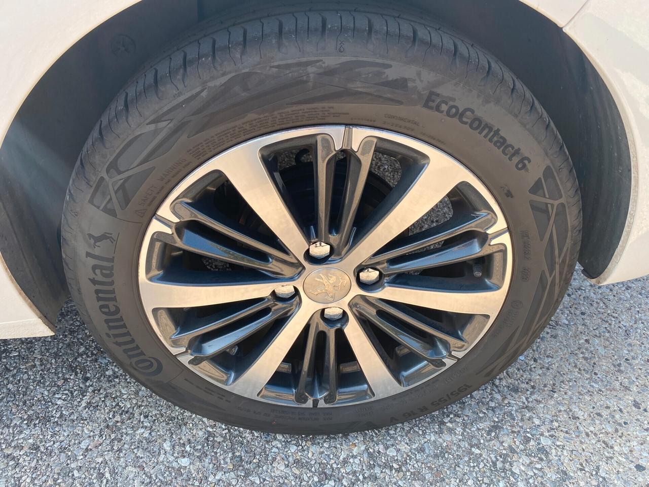 Peugeot 208 PureTech 82cv Allure - PERFETTA !!!