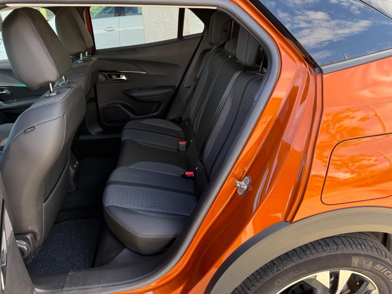 Peugeot 2008 BlueHDi 110 S&S Allure Pack