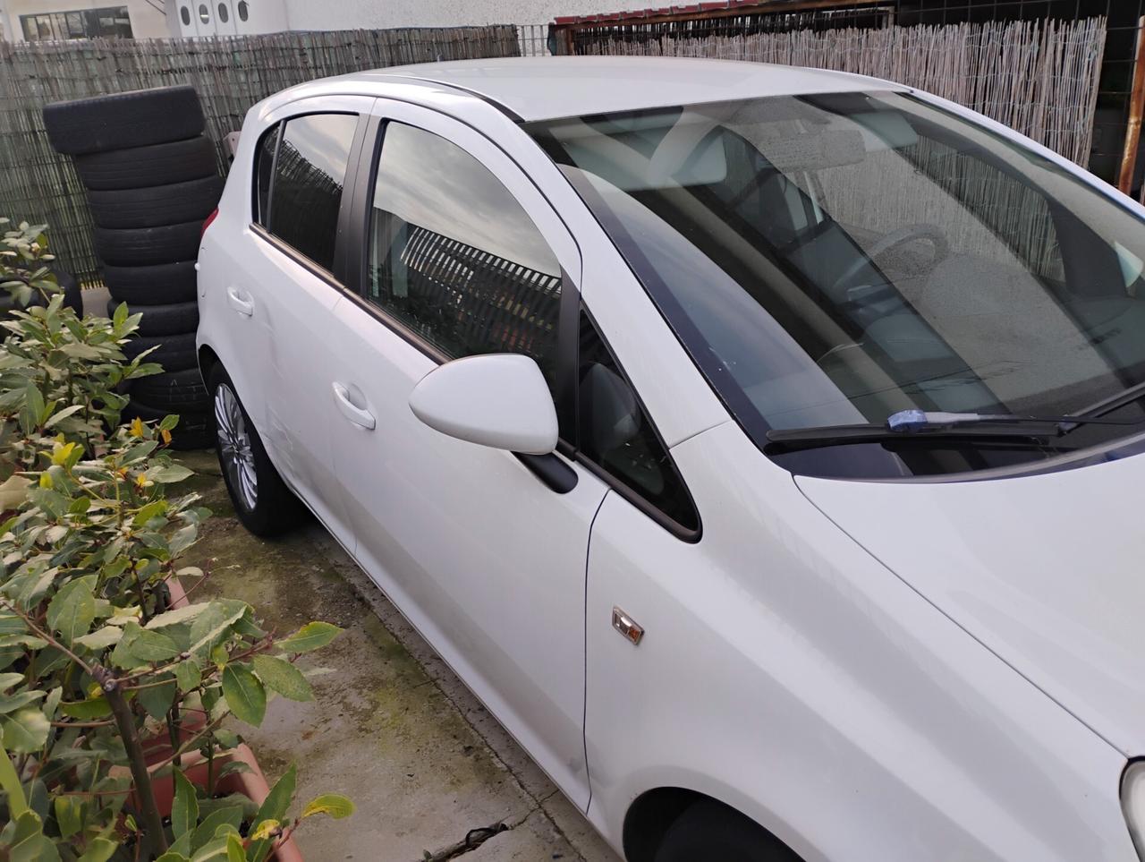 Opel Corsa 1.2 5 porte Cosmo