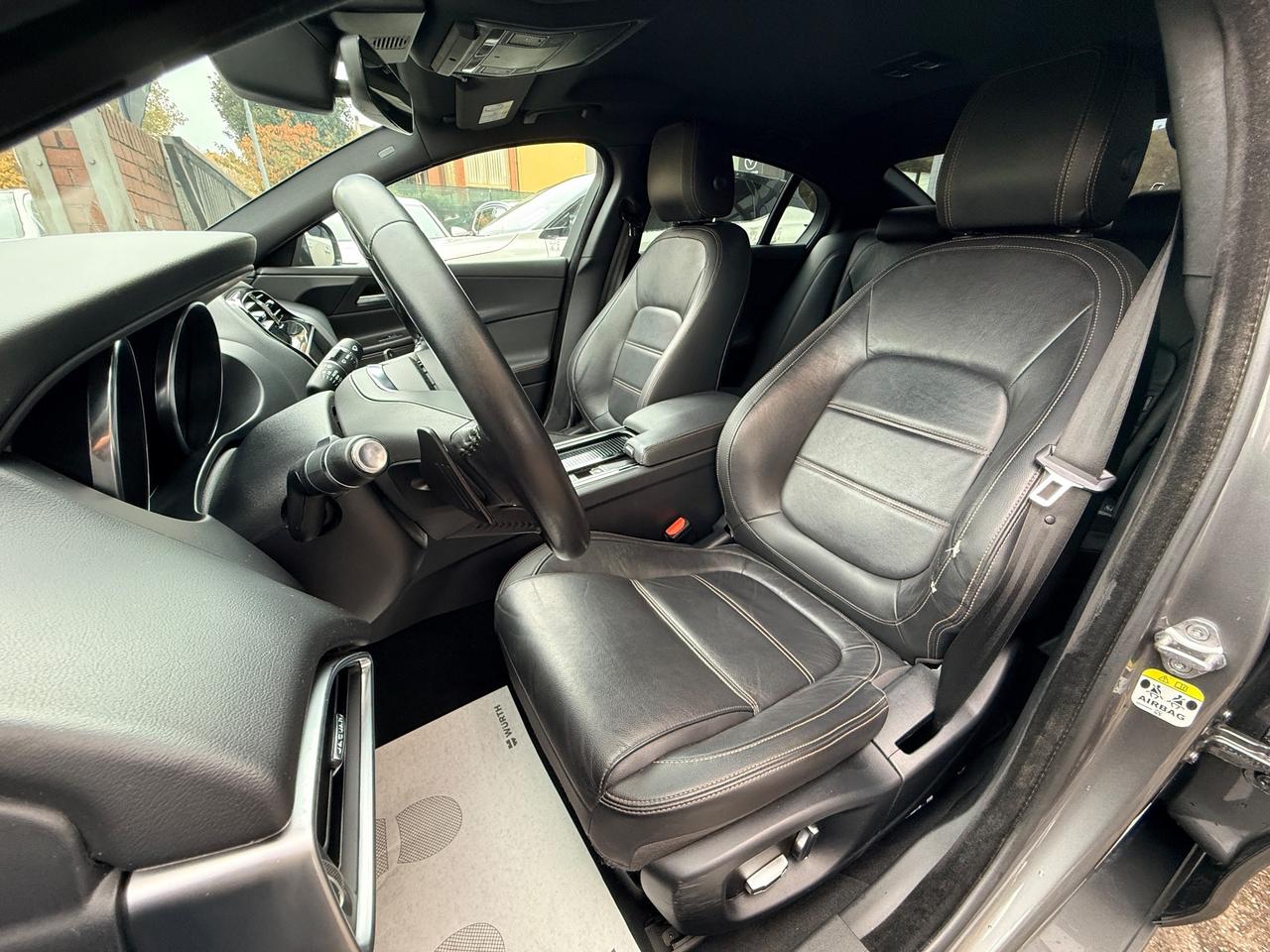 Jaguar XE 2.0 D 180 CV AWD aut. Prestige